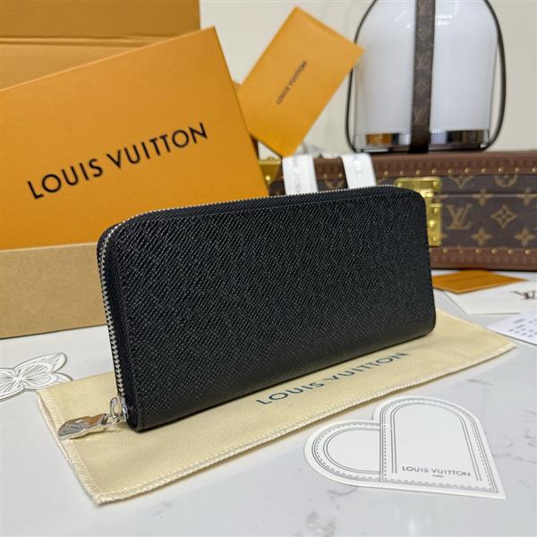 2026122105447896 310